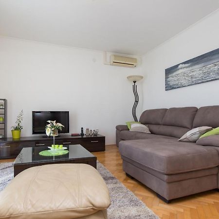 Apartment Am Koromačno エクステリア 写真