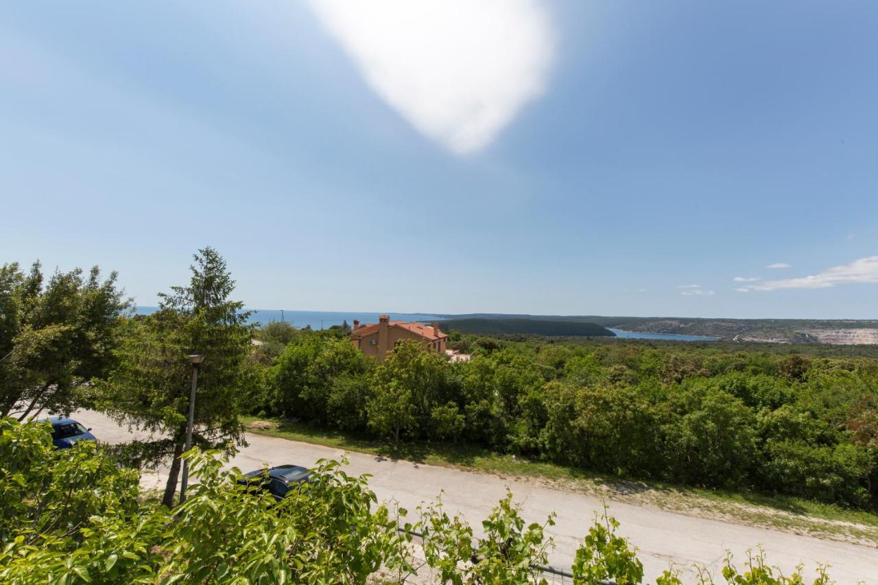 Apartment Am Koromačno エクステリア 写真